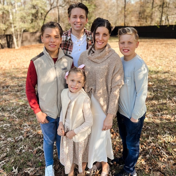 Meet Your Posher - Picture 2 of 5